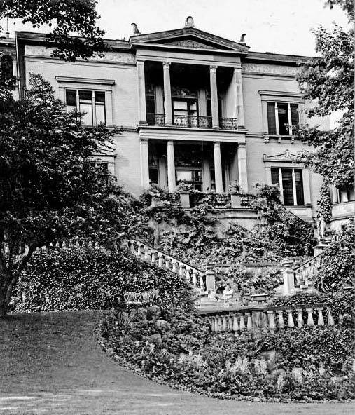 „Wohnhaus mit Garten“: Die Villa der Fabrikantenfamilie amWeinberg wurde 1869 von Oskar Henschel in Auftrag gegeben und 1871 bezogen. FOTO: STADT KASSEL